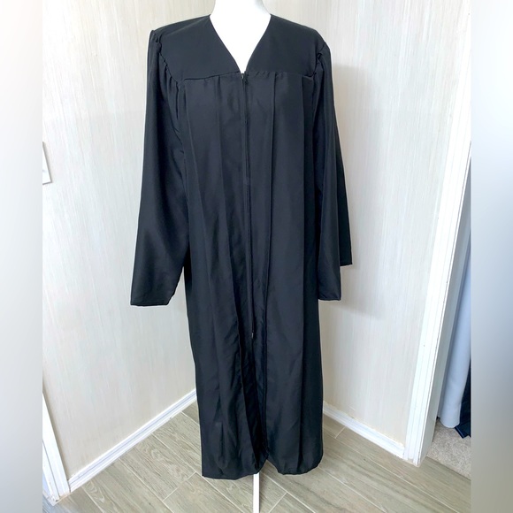 🎓 Graduatuon Gown - Black - Size 5’9” to 5’11” Unisex - Picture 1 of 5